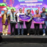 Wali Kota Batu, Nurochman (dua dari kiri) saat pembukaan Winter Night Market Tourism dan Festival by Bank Jatim. (Ist)