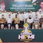 Foto bersama BPC Hipmi Kota Madiun dan Wali Kota Maidi. foto: Hendro Suhartono/ BANGSAONLINE.com