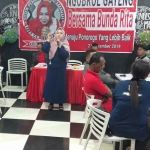 Lisdyarita, bakal cabup Ponorogo 2020 saat menghadiri Ngopi bareng bersama Relawan Barisan Mama Ita. foto: NOVIAN/ BANGSAONLINE