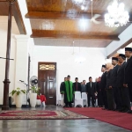 Bupati Sidoarjo, Ahmad Muhdlor Ali, saat melantik pejabat eselon II dan III di Pendopo Delta Wibawa. Foto: Ist