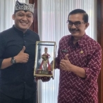 
Kepala Dinas Komunikasi Informatika dan Persandian, Kabupaten Banyuwangi, Budi Santoso, bersama Kepala Dinas Kominfo Kota Kediri, Apip Permana. (Ist). 