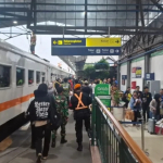 Suasana peron stasiun Semarang Tawang