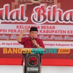 Ketua PDI Perjuangan Kabupaten Kediri, Murdi Hantoro saat memberi sambutan. Foto: Muji Harjita/BANGSAONLINE