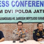 Konferensi pers terkait insiden robohnya salah satu bangunan di Pondok Pesantren Al Khoziny, Sidoarjo. 