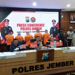 Suasana konferensi pers ungkap narkoba yang berlangsung di Mapolres Jember.
