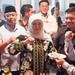 Khofifah Indar Parawansa saat menghadiri undangan di Sidoarjo.