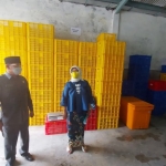 Hudiyono sidak rumah potong unggas (RPU) Krian, Senin (1/2). foto: ist.