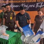 Pemusnahan barang bukti dari perkara tindak pidana yang telah berkekuatan hukum tetap atau inkracht yang dilakukan Kejari Tuban.