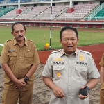 Bupati Hendy Siswanto saat memberikan keterangan di Jember Sport Garden, Selasa (14/6/2022).