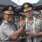 Kapolres Jombang, AKBP Sudjarwoko (kiri) saat sertijab beberapa waktu lalu. foto: beritajombang