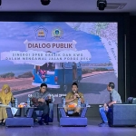 Bupati Gresik bersama Ketua DPRD Gresik dan Kepala DPUTR Gresik ketika menjadi narasumber dalam dialog publik. Foto: Ist