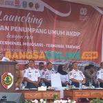 Bupati Mojokerto saat memberi sambutan dalam peresmian Angkutan Feeder Wisata Trawas-Mojokerto. Foto: ROCHMAT SAIFUL ARIS/BANGSAONLINE