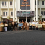 Penyerahan hewan kurban secara simbolis di kantor Pemkab Tuban