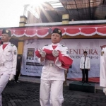 DPW PKS Jawa Timur melaksanakan Upacara Bendera Peringatan Kemerdekaan ke-74 Republik Indonesia di Kantor DPW PKS Jatim, Jalan Gayungsari Barat X no.33 Surabaya. foto: istimewa.