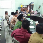 Suasana hearing di ruang komisi D DPRD Jombang, Selasa (19/9/2017). foto: ROMZA/ BANGSAONLINE