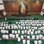 Peringati HUT Bhayangkara ke-77 di Masjid Arif Nurul Huda, Polda Jatim.