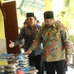 Bupati Jombang, Warsubi saat tinjau pelaksanaan MBG di SMPN 1 Sumobito