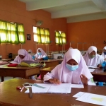 Uji Coba KBM tatap muka di salah satu sekolah. (foto: ist)