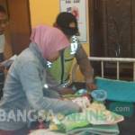 Bayi mungil yang ditemukan saat dirawat. foto: dendi martoni/ BANGSAONLINE