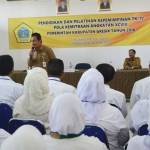 Wabup, Moh Qosim saat  memberi pengarahan kepada peserta diklat pim IV. foto: syuhud/ BANGSAONLINE