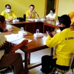 DPD Partai Golkar Kota Kediri saat menggelar rapat pembentukan Tim Pencari Fakta di kantornya Jalan Supersemar, Ngronggo, Kota Kediri. 