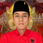 Chesy Bima Laksana, Ketua PAC PDIP Kebomas.