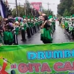 Unjuk kebolehan Drumband Gita Cahaya di Bangkalan.