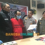 Pelaku saat dihadirkan di Polsek Mulyorejo. Foto: Rusmiyanto/BANGSAONLINE