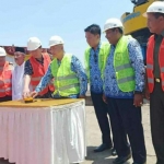 Bupati Malang Drs. H.M. Sanusi MM, memimpin peletakan batu pertama (ground breaking) pembangunan Grand Miami Hotel di Kepanjen, Kabupaten Malang pada Senin (18/11).