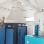 dr Ganis Kurniawan saat di ruang generator oksigen RSUD dr Soeroto, Ngawi.