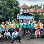 Komunitas gowes M-One-C saat menyatakan dukungannya kepada Mas Dion agar maju sebagai calon Bupati Pasuruan pada Pemilu 2024. Foto: AHMAD FUAD/BANGSAONLINE