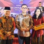 Wabub Sanusi saat berfoto bersama Danlanud Abd Saleh Malang Yang Lama.