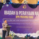 Wamen ATR/BPN saat memberi sambutan.