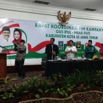 Tampak pimpinan partai yang hadir mulai Ketua DPW PKB Halim Iskandar, Ketua DPW PKS Arif Hari Setiawan, Sekretaris DPD PDI Perjuangan Sri Untari, dan Ketua DPD Gerindra Soepriyatno. foto: YUDI A/ BANGSAONLINE