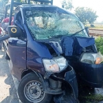 Kondisi mobil pikap yang rusak parah.
