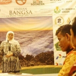 Hj. Dra. Khofifah Indar Parawansa, M.Si,  Gubernur Jawa Timur saat menghadiri tasyakuran HARIAN BANGSA. foto: DIDI ROSADI/ BANGSAONLINE 