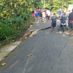 Titik longsor di Jalan Desa Gunung Eleh, Kecamatan Kedungdung.
