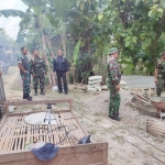 Dandim Ngawi sedang melakukan pengecekan di lokasi TMMD ke-114.