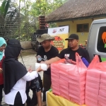 ACT (Aksi Cepat Tanggap) Kediri dan MRI (Masyarakat Relawan Indonesia) memperluas program kebaikannya dengan membuka Warung Makan Relawan di Kabupaten Trenggalek.