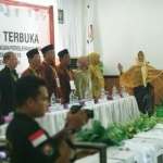 Kegiatan rekapitulasi tingkat kabupaten di aula pertemuan Hotel Permata Pacitan. foto: YUNIARDI S/ BANGSAONLINE