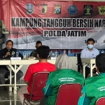 Ditresnarkoba Polda Jatim melaksanakan Peresmian Kampung Tangguh Bersih Narkoba, di Kantor Desa Pepelegi, Kecamatan Waru, Kabupaten Sidoarjo, Rabu (16/6/2021). (foto: ist)