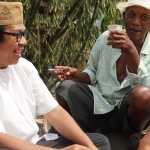 Nurochman (Cak Nur) dikenal sangat dekat dengan semua lapisan masyarakat.
