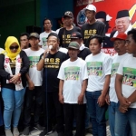 Ketua Umum RGS Indonesia Muslih HS bersama relawan saat membacakan pernyataan siap memenangkan Jokowi-Ma