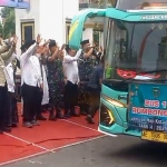 Wali Kota Madiun memberangkatkan Jamaah Haji Kloter ke-2.