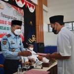 Prosesi wisuda puluhan santriwan dan santriwati warga binaan pemasyarakatan (WBP) Lapas Tuban, Selasa (8/3).