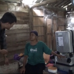 Jemaah calon haji tertua asal Ngawi, Suratmi saat berada di kediamannya