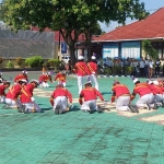 Atraksi dari peserta Pocil di peringatan Hari Lalu Lintas ke-67 disaksikan Kapolres Ngawi.