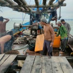 Penangkapan Ilegal Fishing yang menggunakan Jaring Trawl oleh Ditpolairud Polda Jatim.
