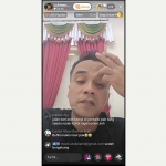 Bupati Bangkalan saat live TikTok.