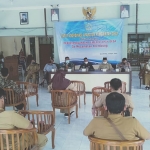 Rapat Koordinasi antara Forkopimka Krembung dengan kepala desa se-Kecamatan Krembung, Senin (12/4/2021). (foto: ist)